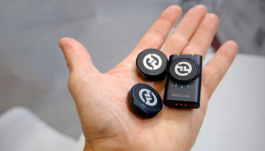 HollylandがLARK M2を発表 - ボタンサイズのデュアルマイクワイヤレスシステム