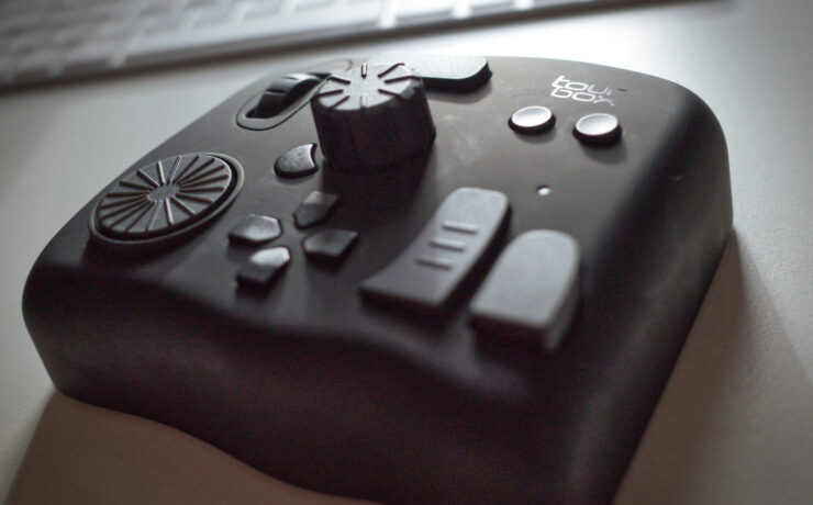 TourBox 2020 Review – A Versatile Control Panel for all Your Apps